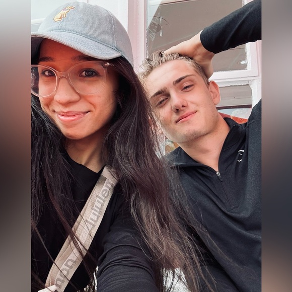 Meet your Posher, Esperanza - Picture 2 of 4